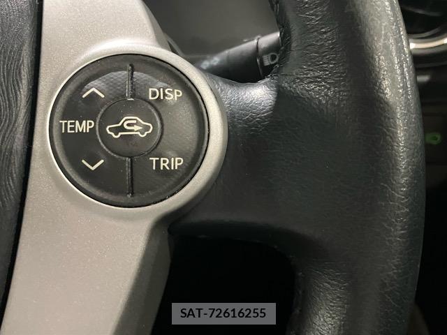 Toyota AQUA 2013-10 8856709-15