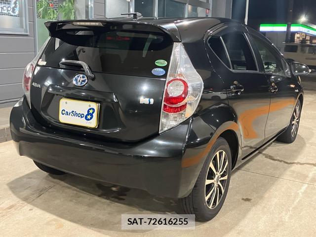Toyota AQUA 2013-10 8856709-5