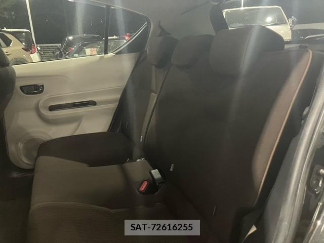 Toyota AQUA 2013-10 8856709-7