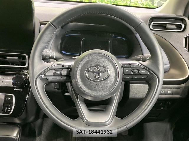 Toyota AQUA 2023-12 8856766-10