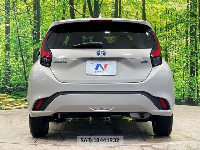 Toyota AQUA 2023-12 8856766-14