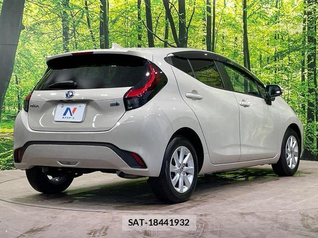 Toyota AQUA 2023-12 8856766-16