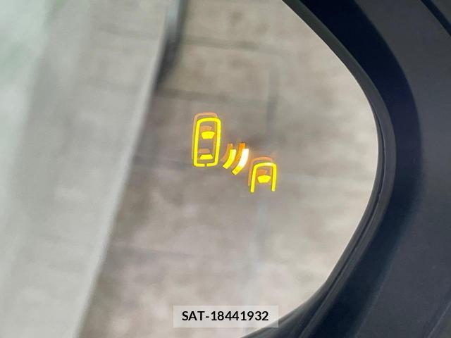 Toyota AQUA 2023-12 8856766-5