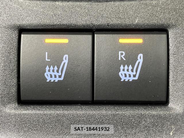 Toyota AQUA 2023-12 8856766-6