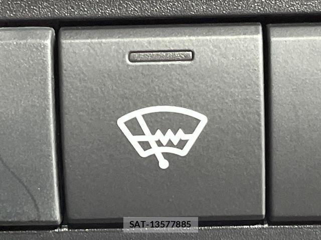 Toyota AQUA 2025-02 8856797-2