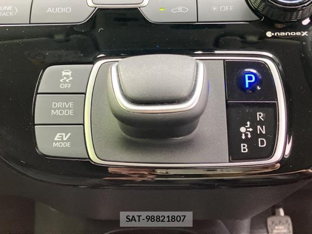 Toyota AQUA 2025-01 8856934-15