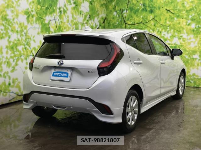 Toyota AQUA 2025-01 8856934-2