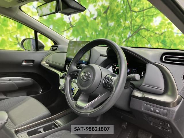 Toyota AQUA 2025-01 8856934-3