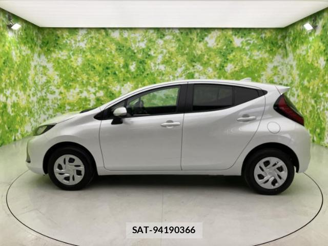 Toyota AQUA 2025-03 8856986-1