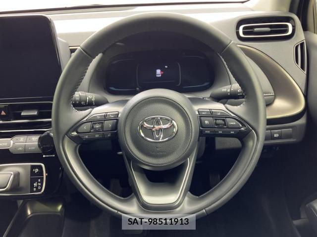 Toyota AQUA 2023-10 8857025-13
