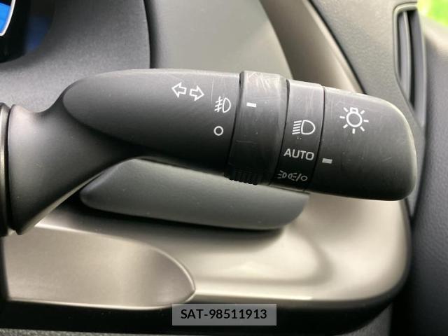 Toyota AQUA 2023-10 8857025-15