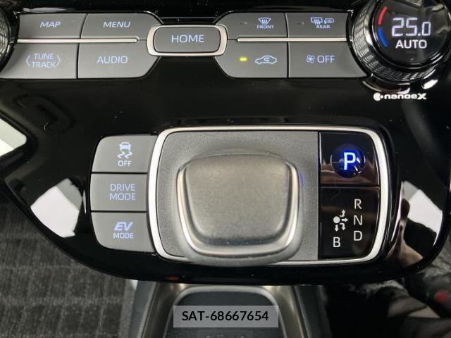 Toyota AQUA 2025-03 8857109-11