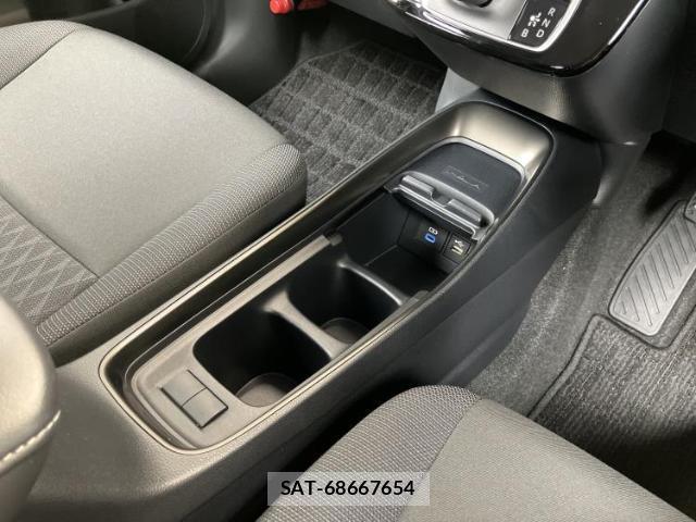 Toyota AQUA 2025-03 8857109-13