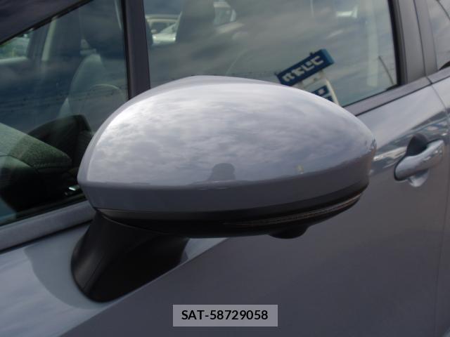 Nissan AURA 2022-03 8855210-15