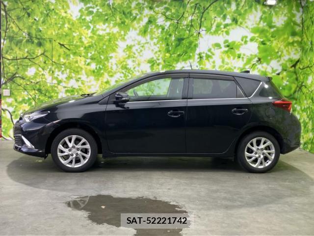 Toyota AURIS 2016-03 8854669-1