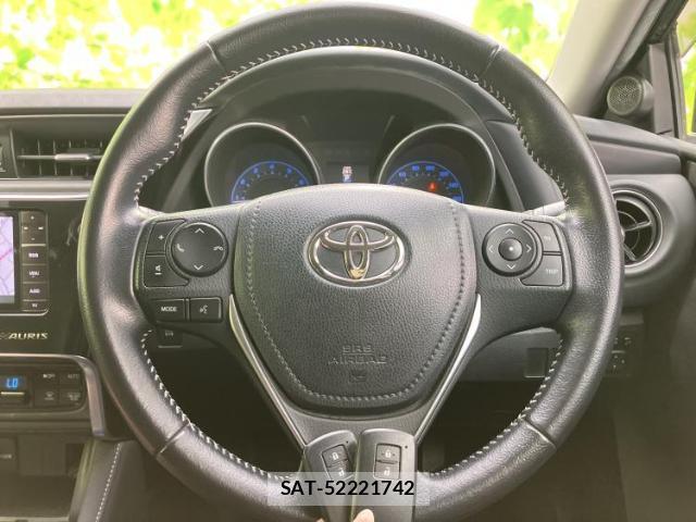 Toyota AURIS 2016-03 8854669-11