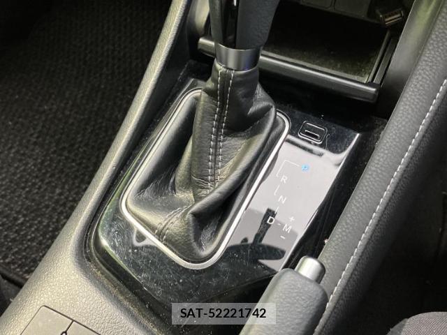 Toyota AURIS 2016-03 8854669-14