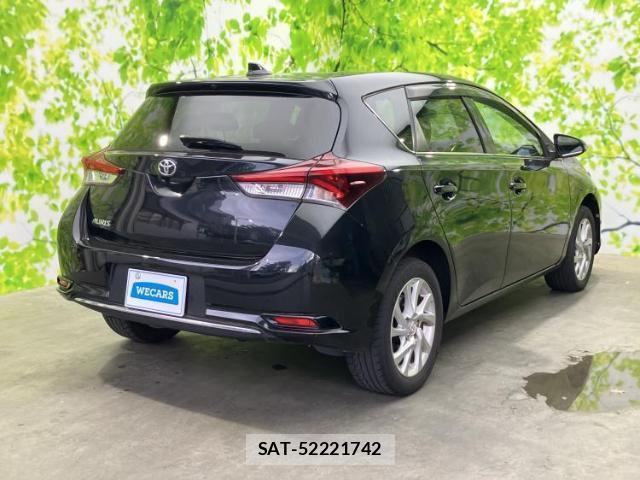 Toyota AURIS 2016-03 8854669-2