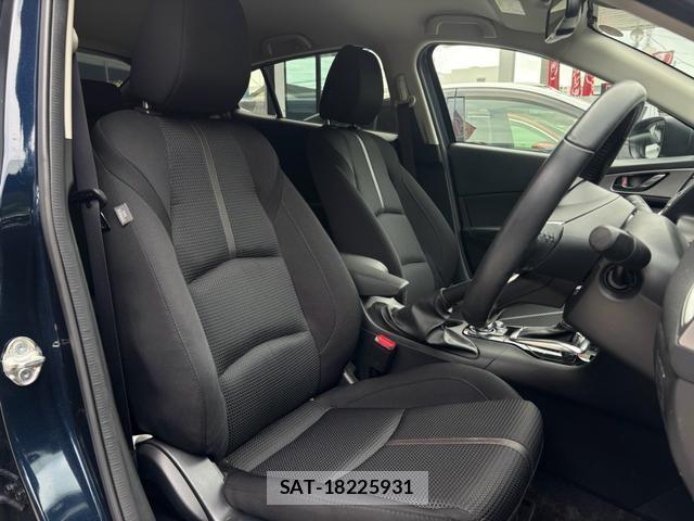 Mazda AXELA SPORT 2017-09 8856071-5