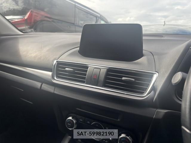 Mazda AXELA SPORT 2016-08 8856156-9