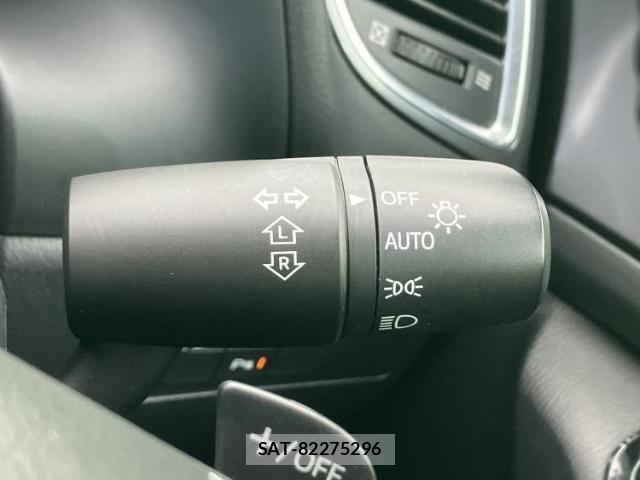 Mazda AXELA 2016-07 8854772-15