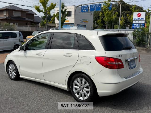 Mercedes Benz B-CLASS 2012-10 8854719-7