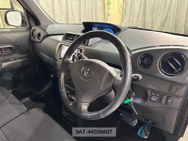 Toyota BB 2009-07 8857131-10