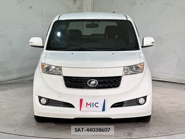 Toyota BB 2009-07 8857131-11