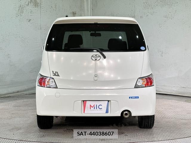 Toyota BB 2009-07 8857131-15