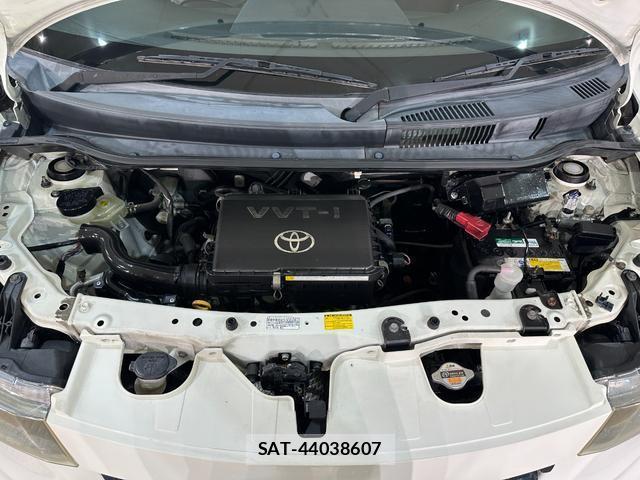 Toyota BB 2009-07 8857131-18