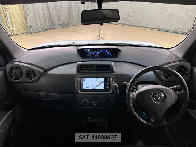 Toyota BB 2009-07 8857131-4