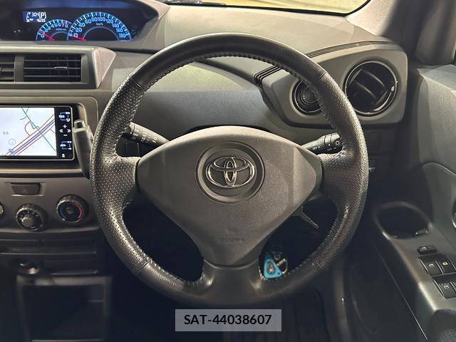 Toyota BB 2009-07 8857131-5