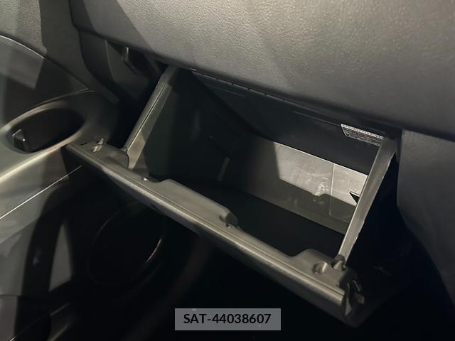 Toyota BB 2009-07 8857131-9
