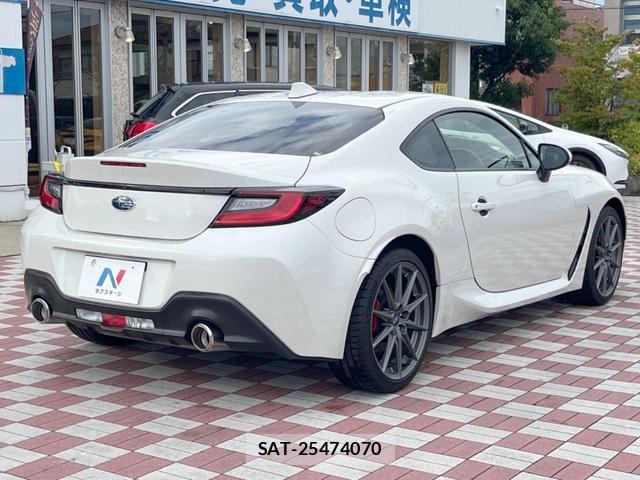 Subaru BRZ 2021-10 8854872-16