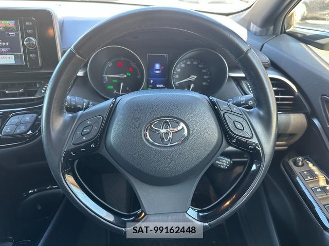 Toyota C-HR 2017-01 8854076-10