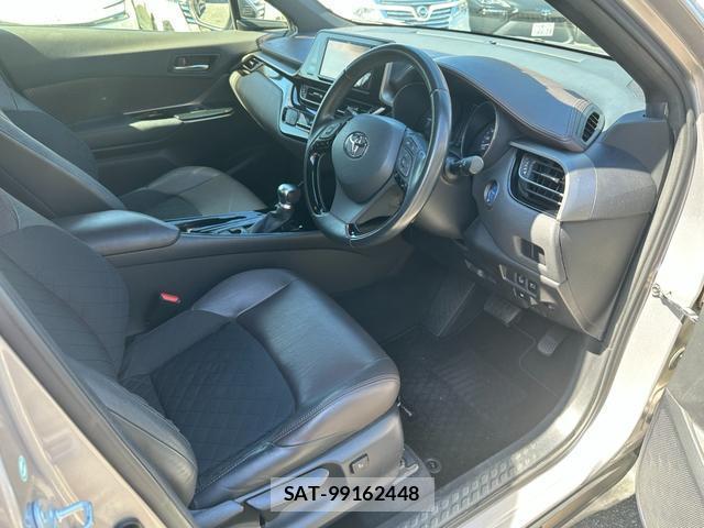 Toyota C-HR 2017-01 8854076-11