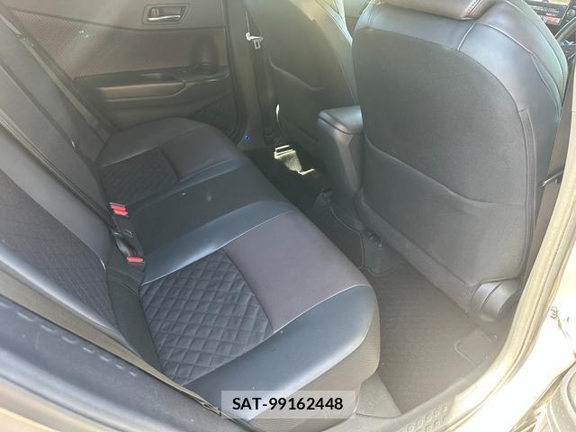 Toyota C-HR 2017-01 8854076-12