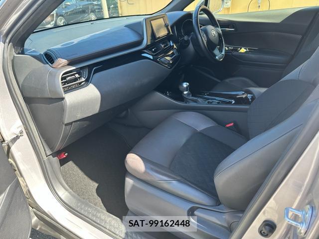 Toyota C-HR 2017-01 8854076-13