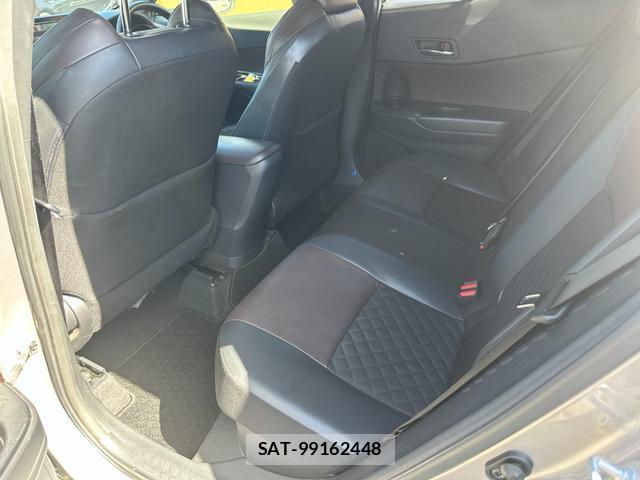 Toyota C-HR 2017-01 8854076-14