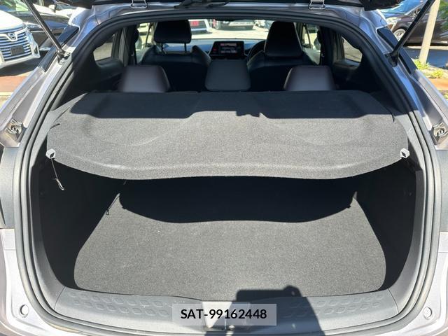 Toyota C-HR 2017-01 8854076-15