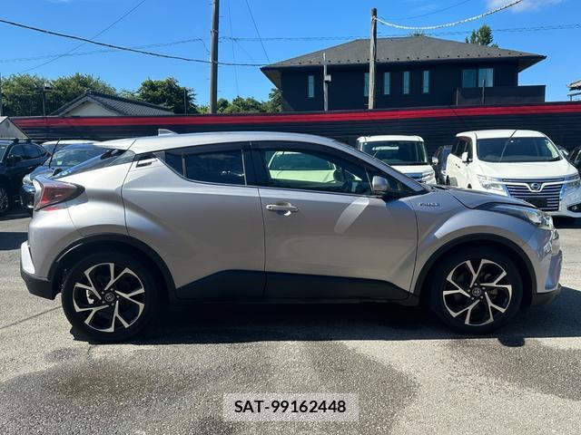 Toyota C-HR 2017-01 8854076-18