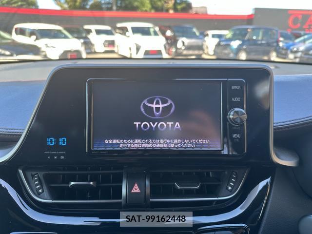 Toyota C-HR 2017-01 8854076-2