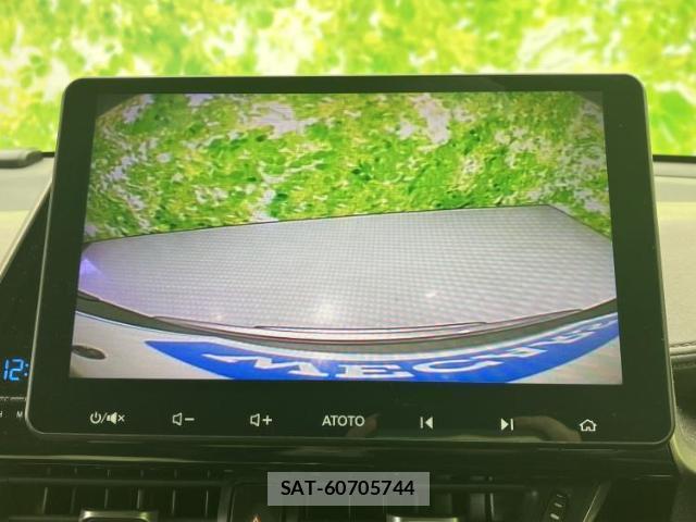 Toyota C-HR 2017-09 8854318-12