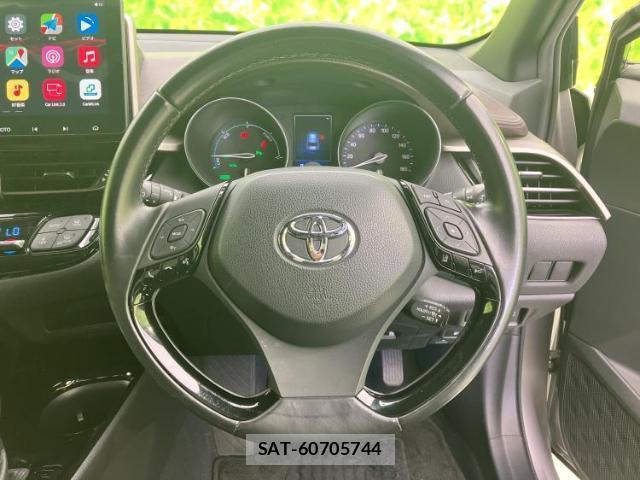 Toyota C-HR 2017-09 8854318-14