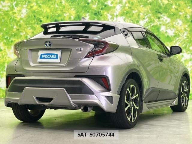 Toyota C-HR 2017-09 8854318-2