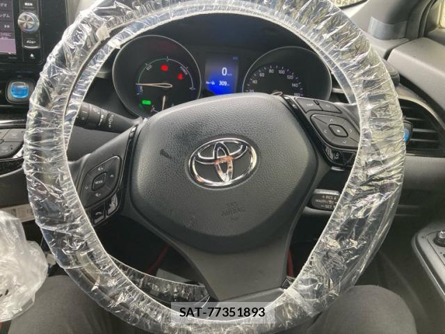 Toyota C-HR 2019-06 8855106-10