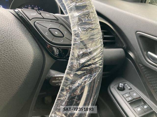Toyota C-HR 2019-06 8855106-11