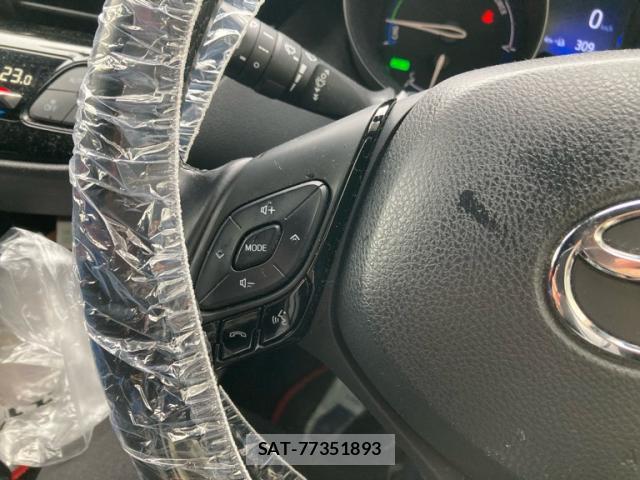 Toyota C-HR 2019-06 8855106-14