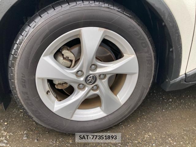 Toyota C-HR 2019-06 8855106-6