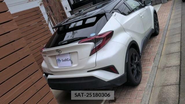 Toyota C-HR 2019-10 8855389-1
